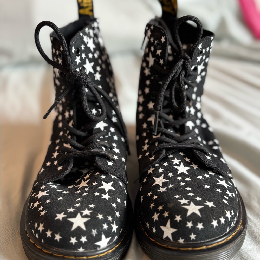 Dr Martens 1460 star boot suede size 3